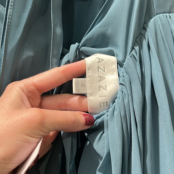 AZAZIE COLOR: BERMUDA Size 4 custom
Bermuda Flowy V-Neck Pleated Chiffon Dress - Picture 8 of 11